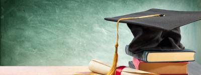 General Management Degrees vs. Specialist Degrees