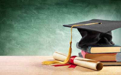 General Management Degrees vs. Specialist Degrees