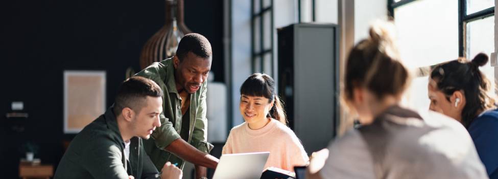 From Chaos to Collaboration: How to Thrive in MiM Group Projects