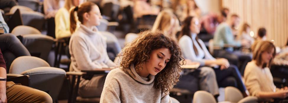 On-campus vs Online: Why the Traditional Classroom Still Holds Unmatched Value
